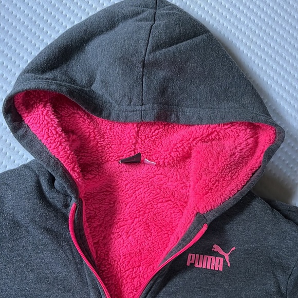 (Sold)Girls Puma Hoodie - Picture 3 of 8